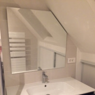 Spiegelglas unter Dach mit schrägem Schnitt