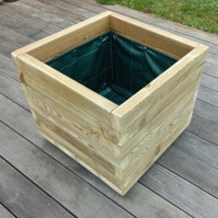 quadratischer Blumenkasten