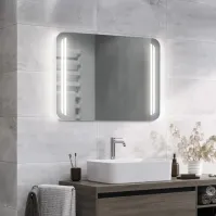 Spiegel mit abgerundeten Ecken und vertikalen Linien. LED-Beleuchtung