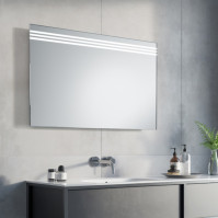 rechteckiger Spiegel mit LED