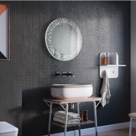 Custom-made mirror with illuminated pendulum