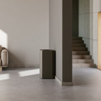 Poubelle noire design 60 litres avec symbole magnétique pour déchets