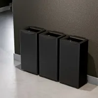 70-Liter-Recyclingbehälter aus Stahl, Vorderansicht mit geschlossenem Deckel.