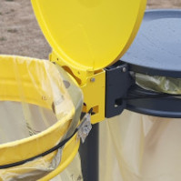 110-Liter-Doppelstrom-Müllbeutelhalter zum Verschließen, Vorderansicht