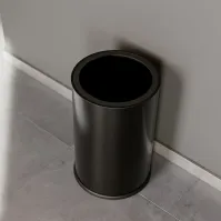 Runder, schwarzer Design-Abfalleimer, 70 Liter, Vorderansicht, Stahl