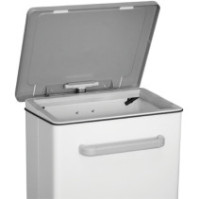 90L stainless steel kitchen bin, front view with pedal (detail)