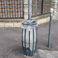 Vigipirate street bin