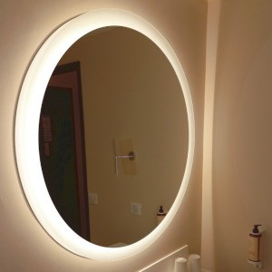 Round mirror