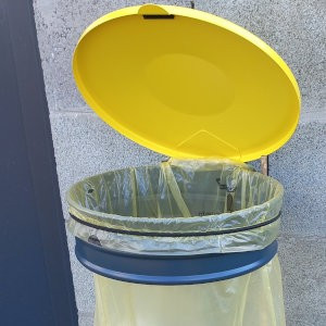 Müllsackhalterungen